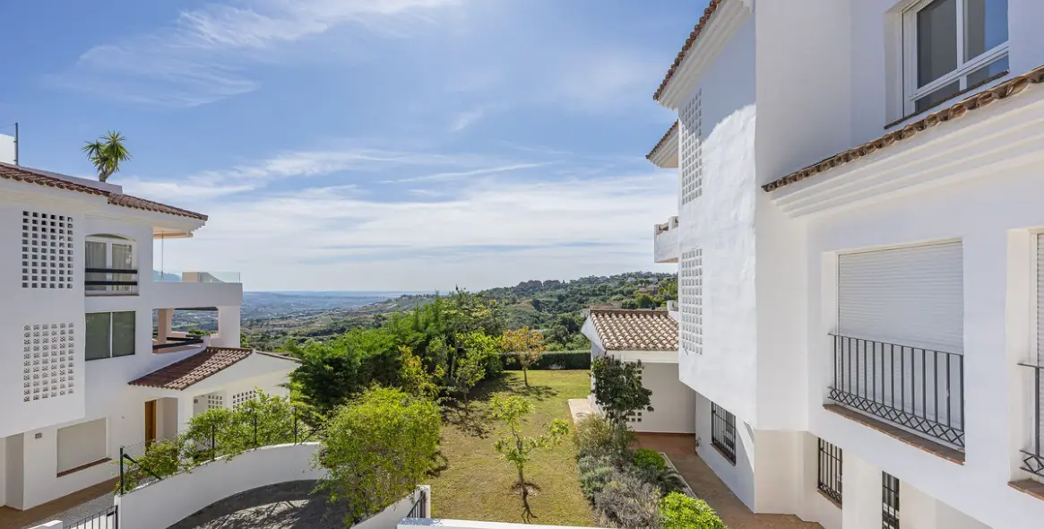 Продажа апартаментов на среднем этаже в La Mairena 11