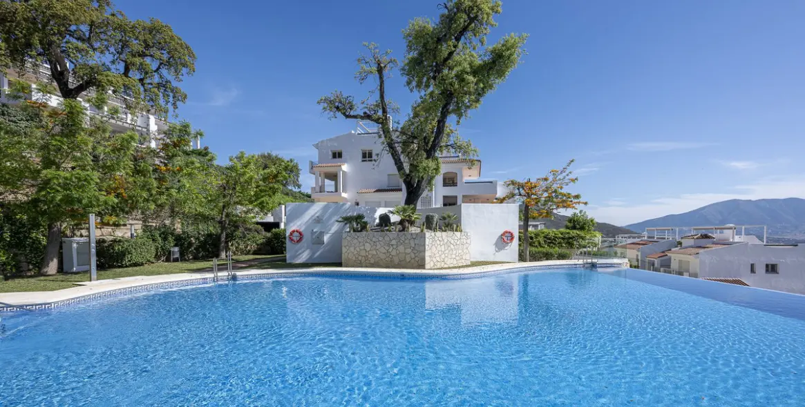 Продажа апартаментов на среднем этаже в La Mairena 30