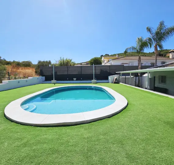 Sale of detached villa in Coín