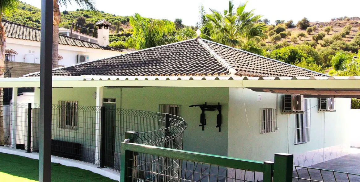 Sale of detached villa in Coín 4