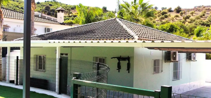 Sale of detached villa in Coín 3