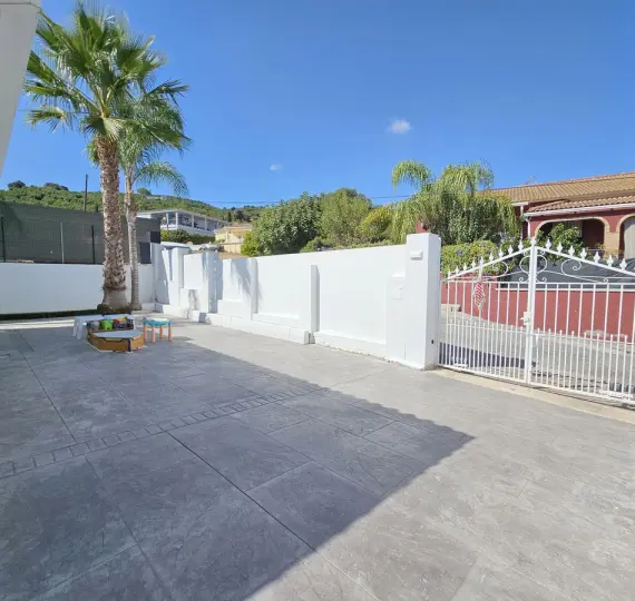 Sale of detached villa in Coín