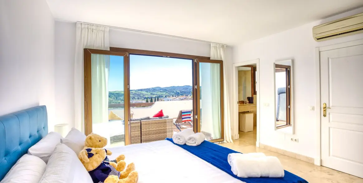 Sale of penthouse duplex in Mijas Golf 18