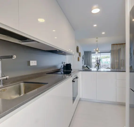 Апартаменты на первом этаже R4890964