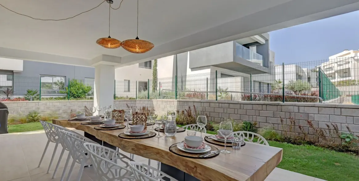 Sale of ground floor apartment in Estepona 13