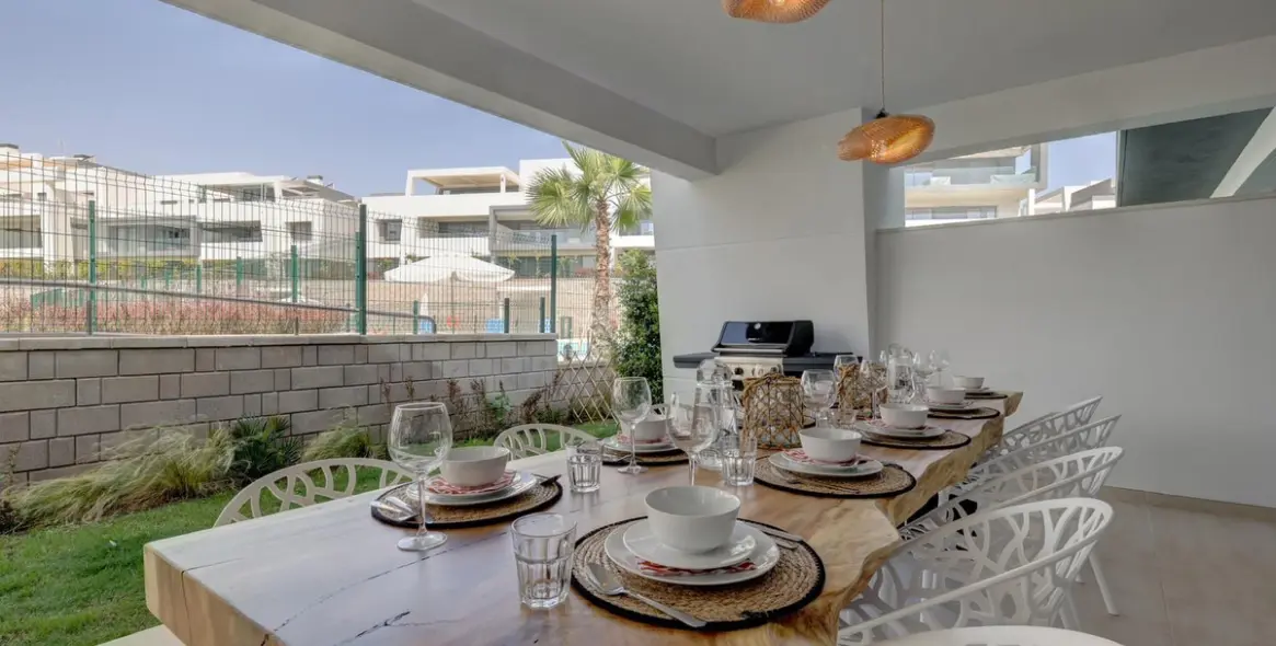 Sale of ground floor apartment in Estepona 16