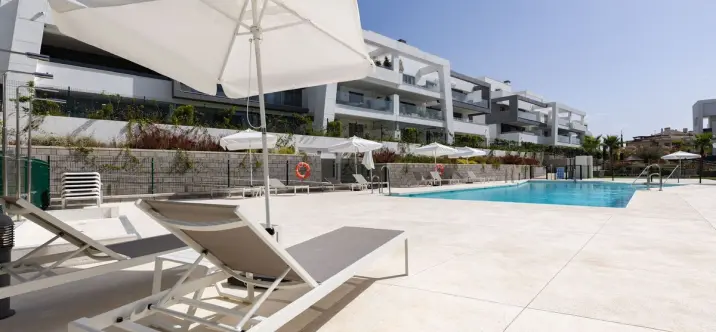 Sale of ground floor apartment in Estepona 0