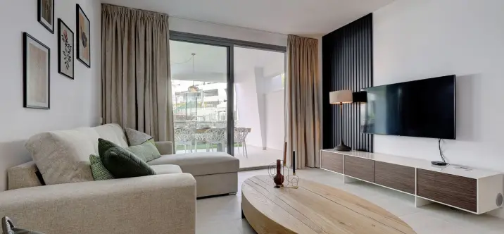 Sale of ground floor apartment in Estepona 1