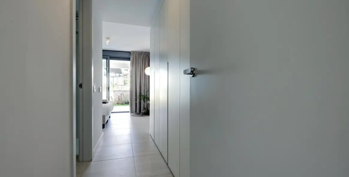 Sale of ground floor apartment in Estepona 10