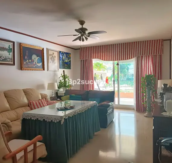 Venta de apartamento en planta baja en Guadalmina Alta