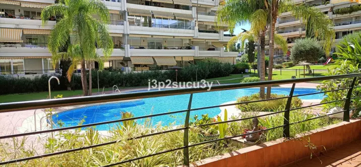 Venta de apartamento en planta baja en Guadalmina Alta 4