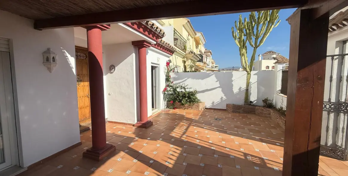 Sale of townhouse in Cancelada 1