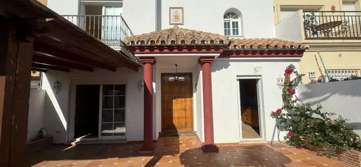 Sale of townhouse in Cancelada 1