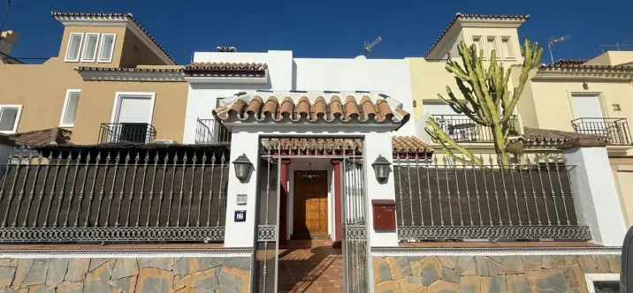 Sale of townhouse in Cancelada 4