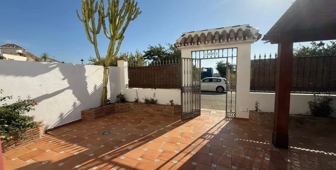 Sale of townhouse in Cancelada 7