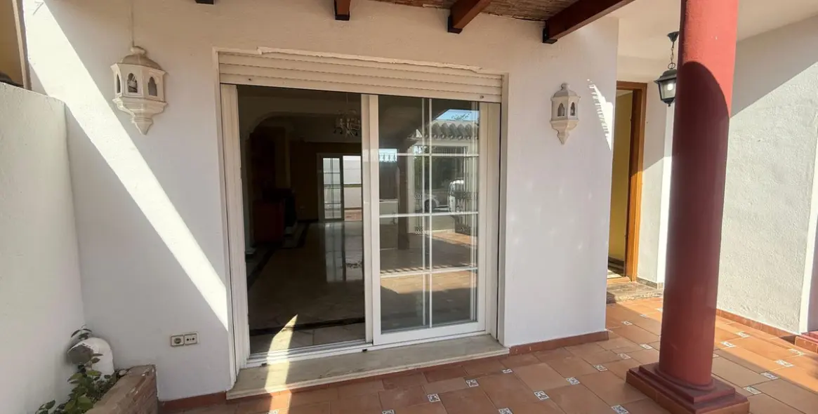 Sale of townhouse in Cancelada 10