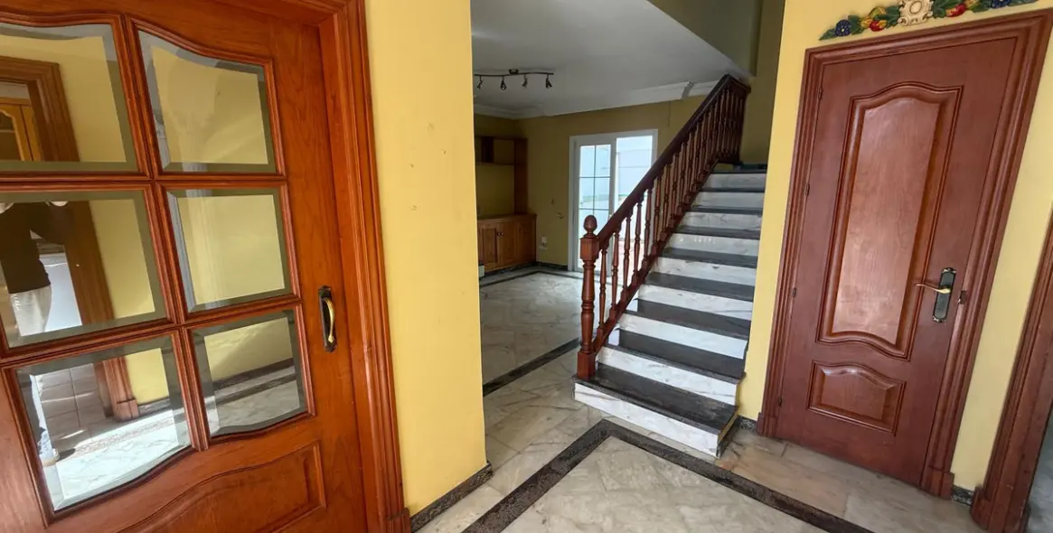 Sale of townhouse in Cancelada 19