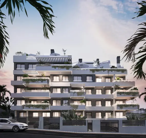 Апартаменты на первом этаже R4913176