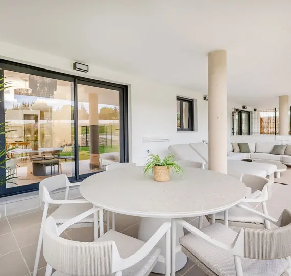 Апартаменты на первом этаже R5043685