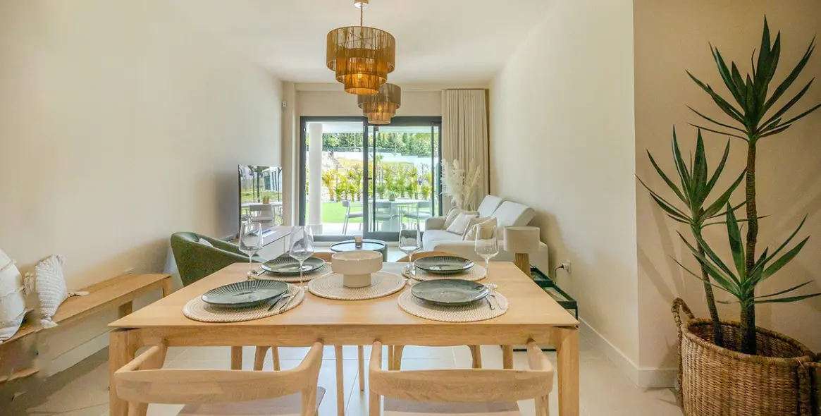 Sale of ground floor apartment in Estepona 13