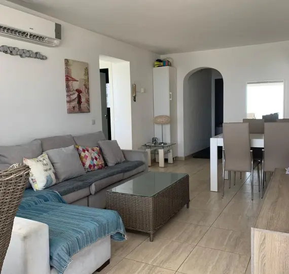 Продажа апартаментов на среднем этаже в Miraflores