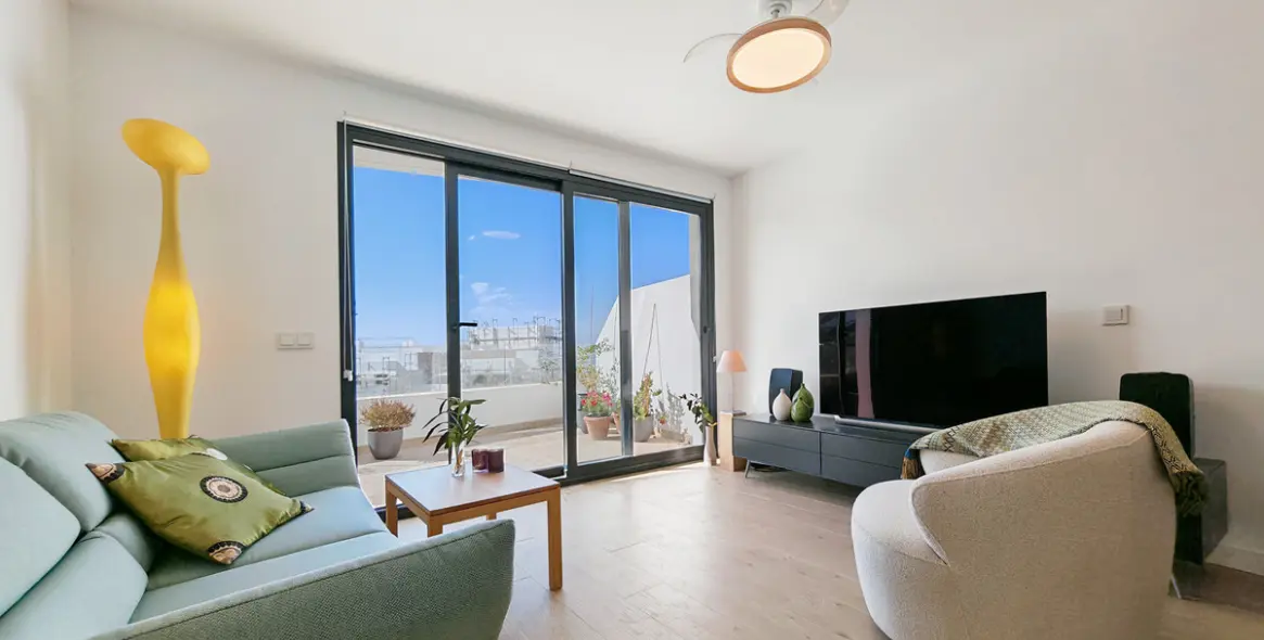 Sale of middle floor apartment in Estepona (district Estepona) 2