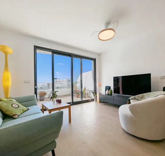 Middle floor apartment R5127526