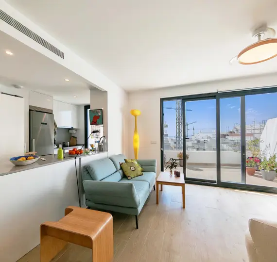 Middle floor apartment R5127526