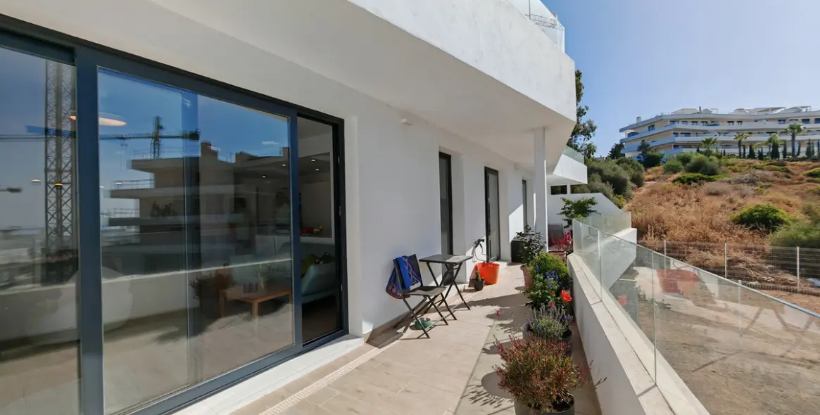Sale of middle floor apartment in Estepona (district Estepona) 10