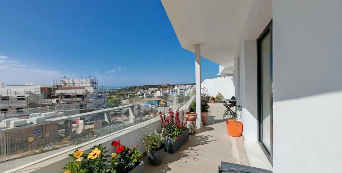 Продажа апартаментов на среднем этаже в Estepona 11