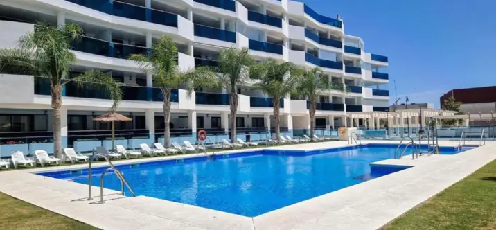 Продажа апартаментов на среднем этаже в Mijas Costa 0