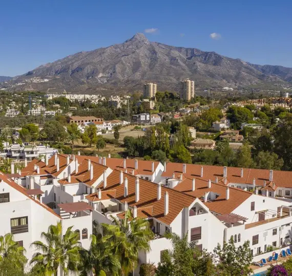 Продажа апартаментов на первом этаже в Nueva Andalucía