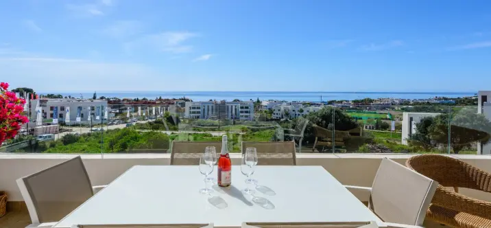 Middle floor apartment R5204596 0