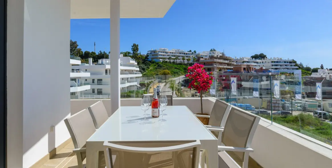 Sale of middle floor apartment in Estepona (district Estepona) 2