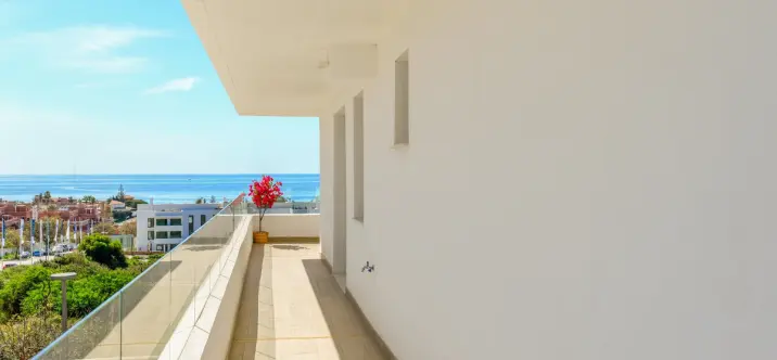 Middle floor apartment R5204596 2