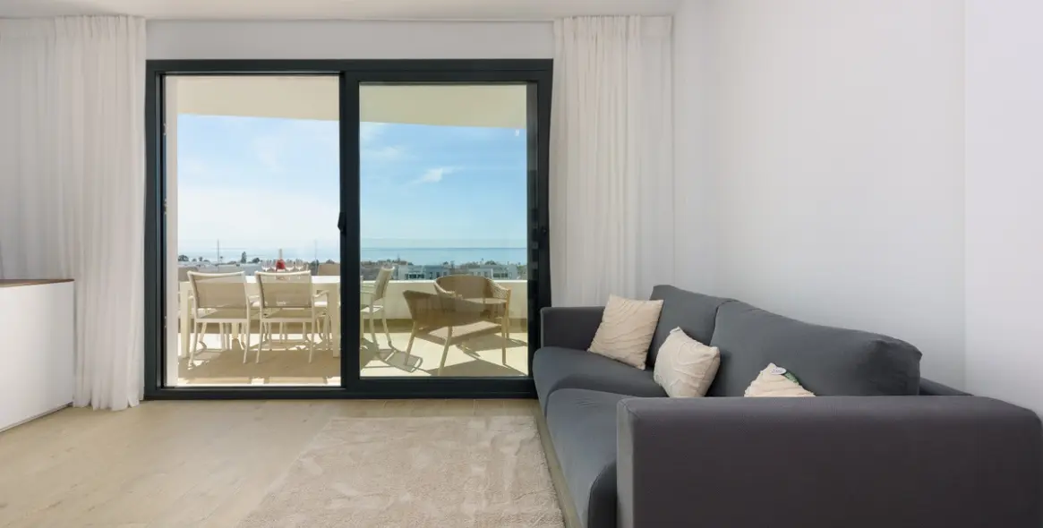 Sale of middle floor apartment in Estepona (district Estepona) 10