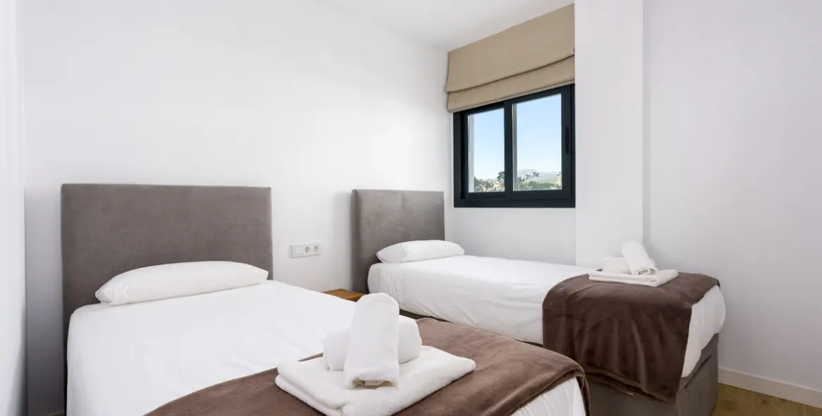 Продажа апартаментов на среднем этаже в Estepona 14