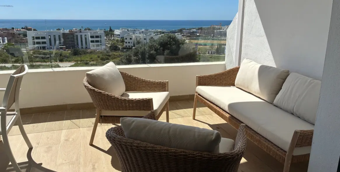 Продажа апартаментов на среднем этаже в Estepona 17