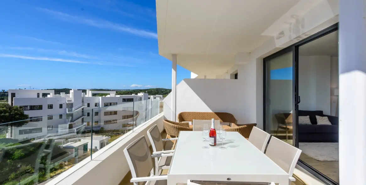 Продажа апартаментов на среднем этаже в Estepona 18