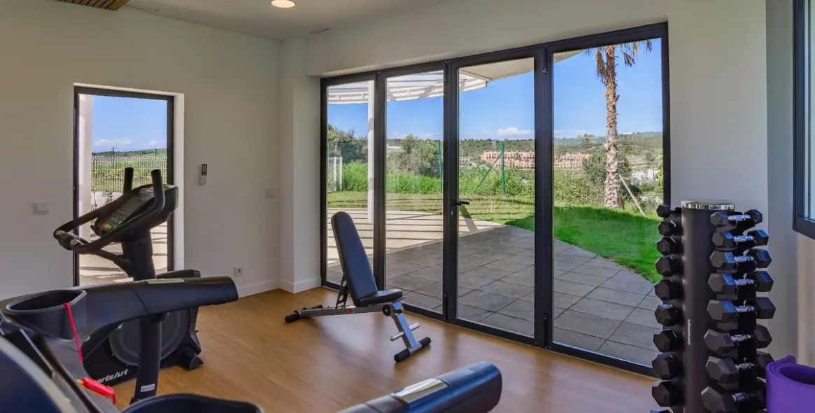 Продажа апартаментов на среднем этаже в Estepona 19