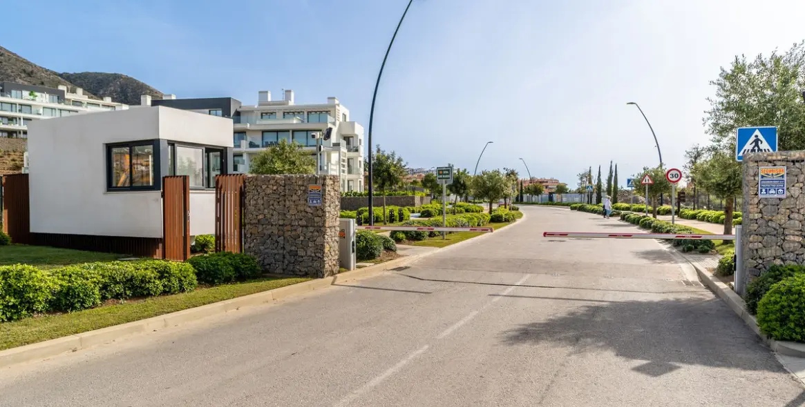 Sale of penthouse in Fuengirola 25