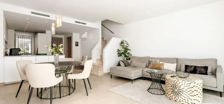 Sale of townhouse in Estepona 4