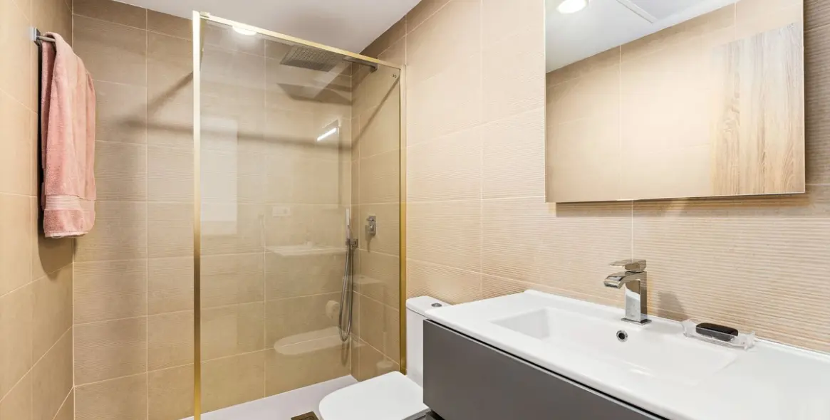 Sale of townhouse in Estepona 16