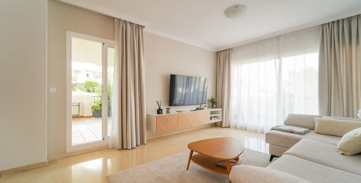 Sale of ground floor apartment in Elviria 1