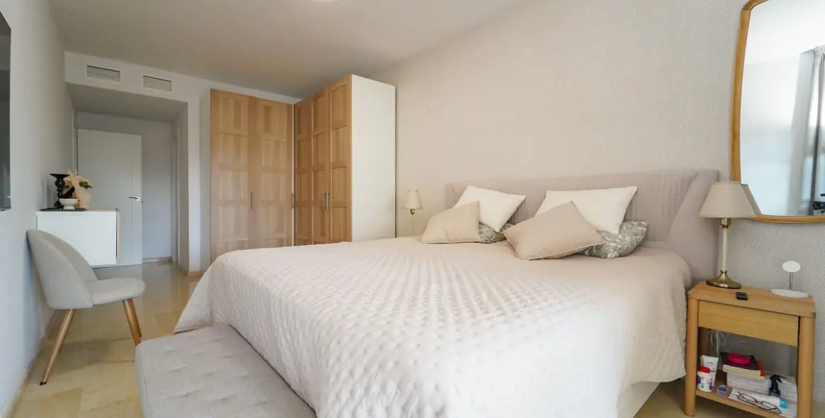 Sale of ground floor apartment in Elviria 7