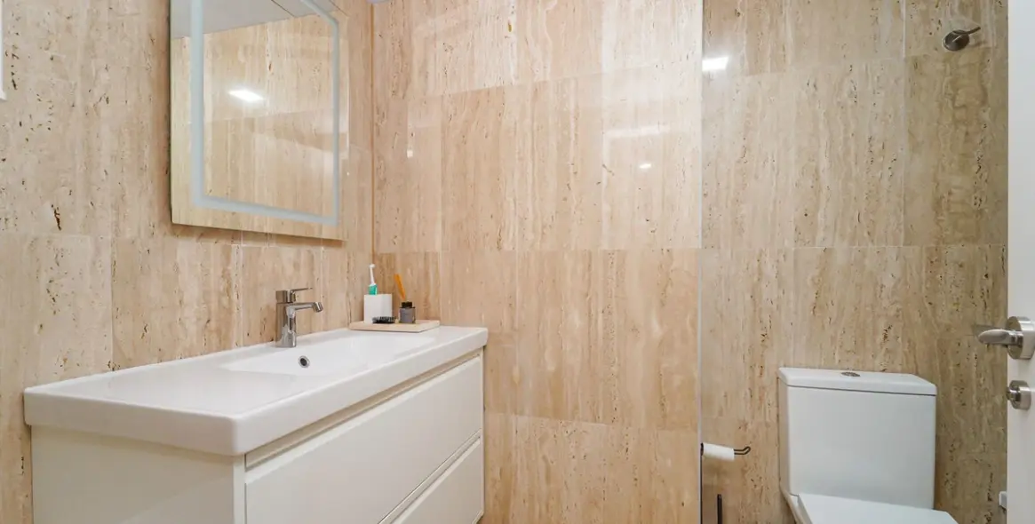 Sale of ground floor apartment in Elviria 16