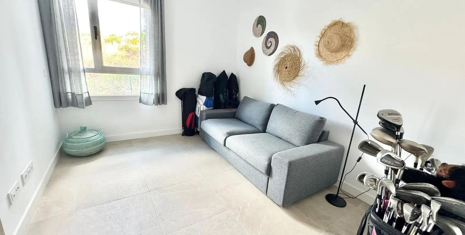 Sale of middle floor apartment in La Cala Golf 13