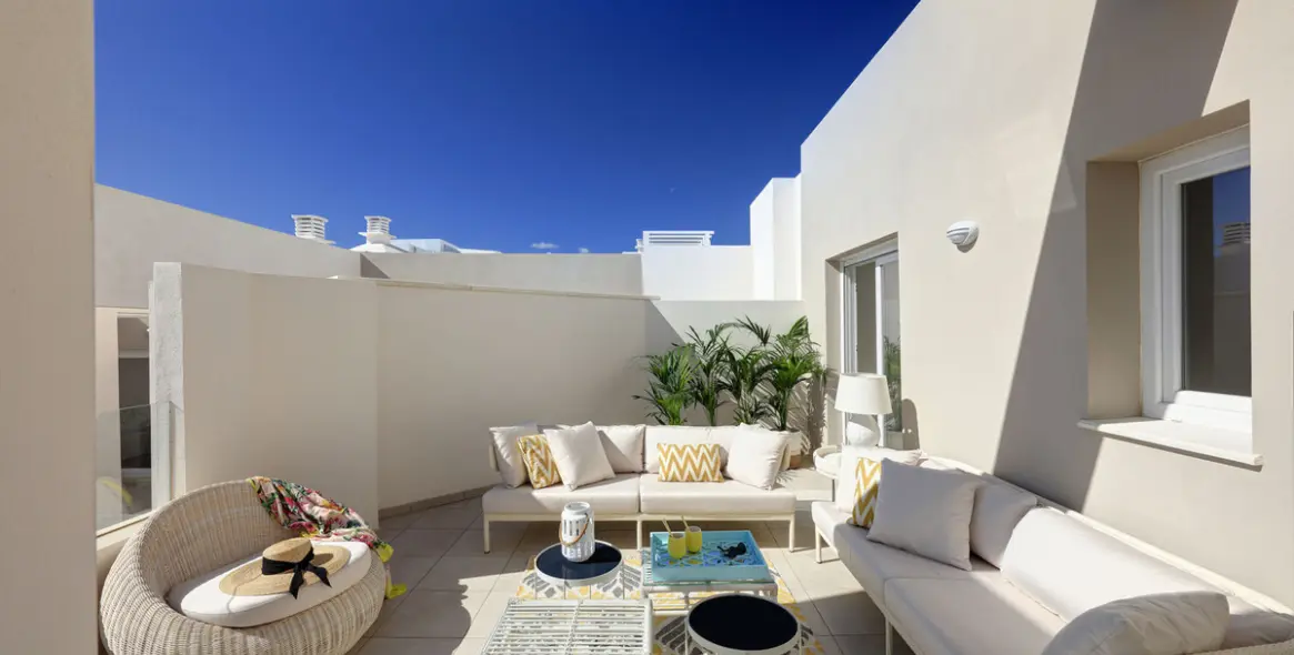 Продажа апартаментов на среднем этаже в Marbella 10