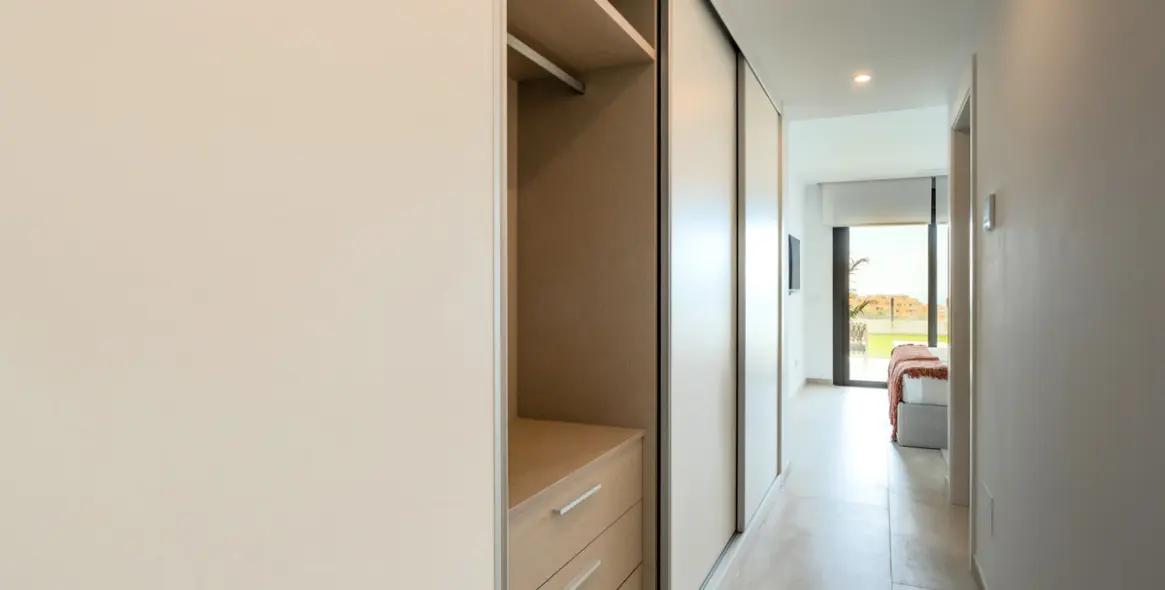 Venta de apartamento en planta baja en Estepona 20