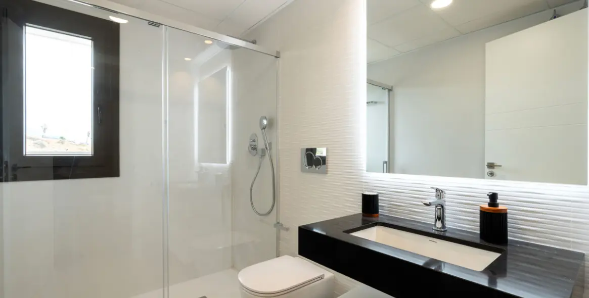 Venta de apartamento en planta baja en Estepona 27